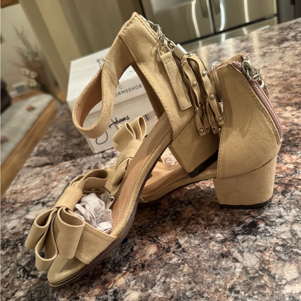 J. Adams Tan Bow Block Heel Sandals - Picture 2 of 6